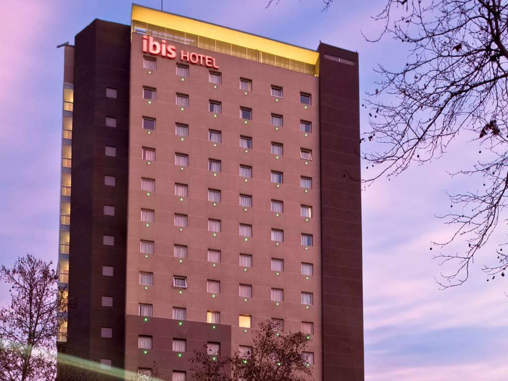 Ibis Santiago Providencia Hotel Exterior photo